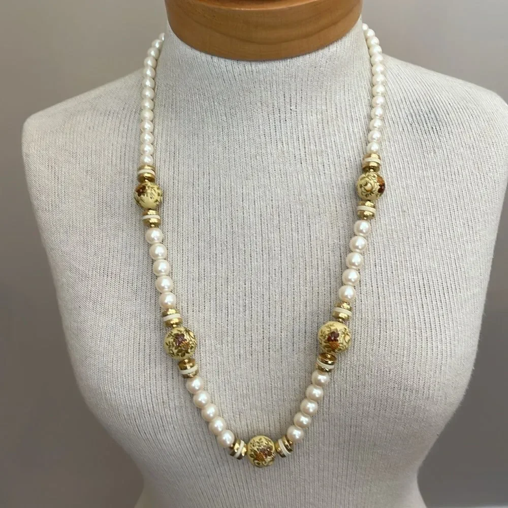Vintage Japan Floral & Faux Pearl Beaded Necklace